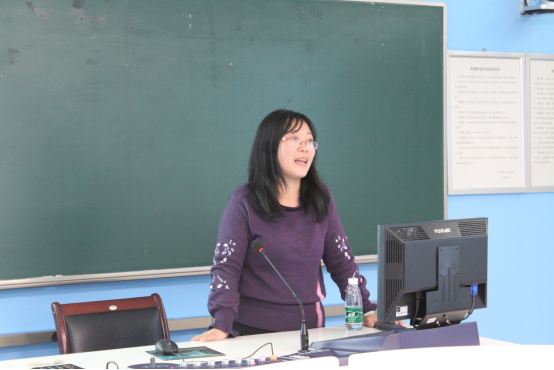 优秀校友、青岛大学特聘教授王晶莹来完美网页版做报告