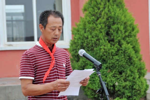 完美网页版计算机与信息技术学院党总支组织党员开展“党员展情怀，爱心暖村小”捐资助学活动