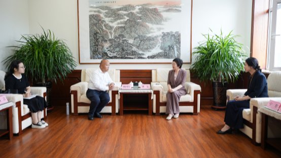 校党委书记刘宏会见保山学院党委书记杨国良一行