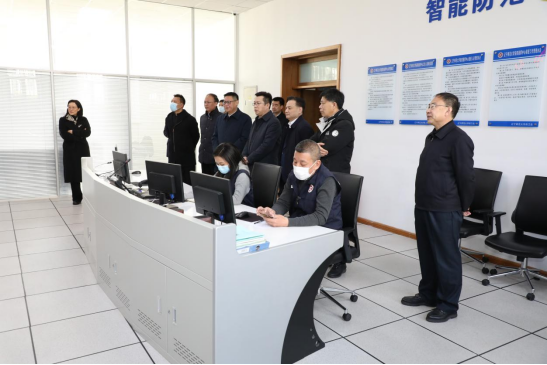 辽宁省教育厅厅长王庆东到完美网页版调研指导