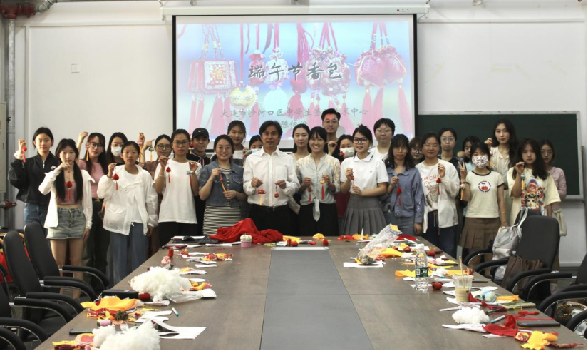 学校“文化与美育大讲堂”首场活动顺利举办
