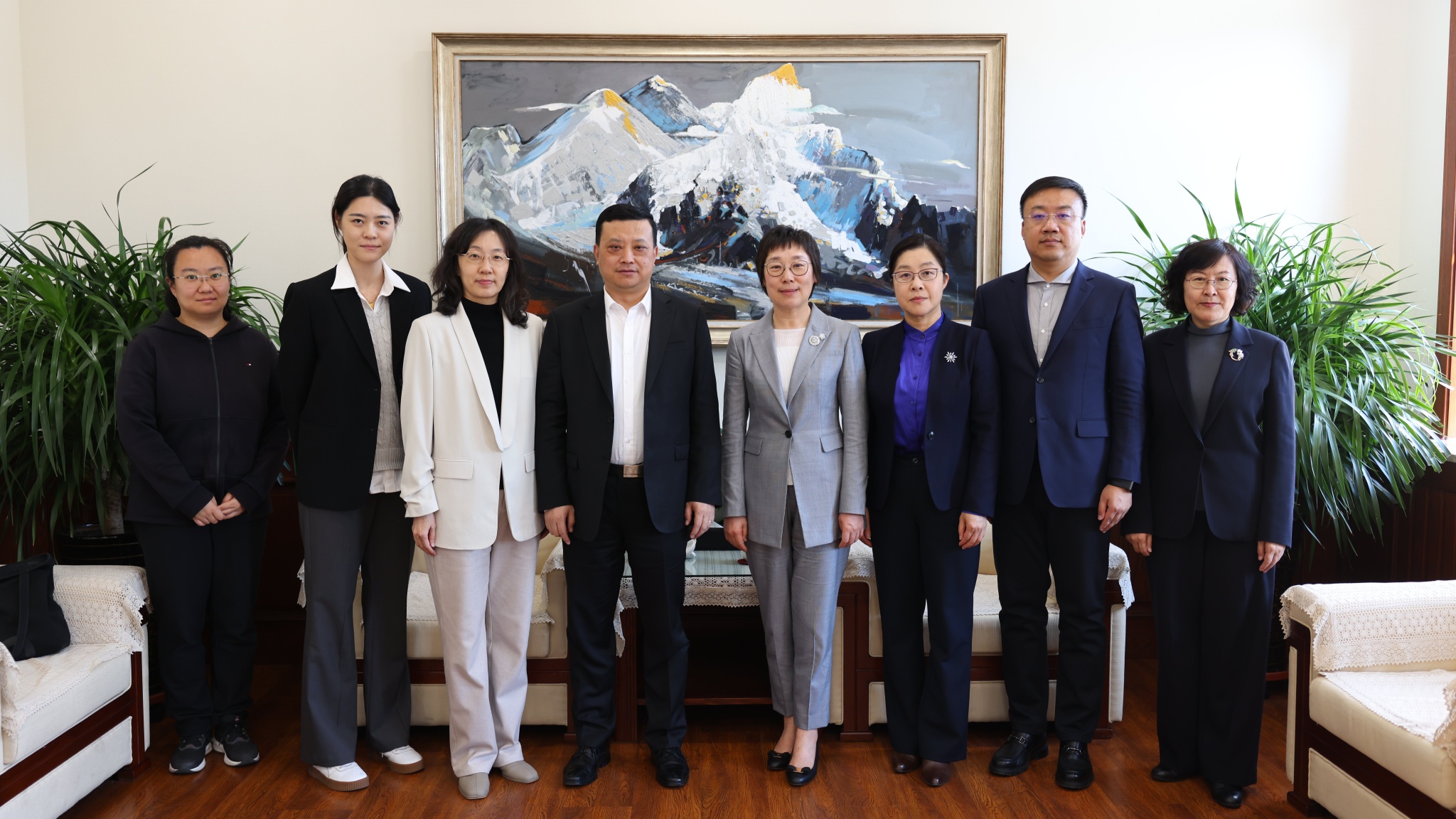 中国翻译协会副会长、中国外文局翻译院院长黄玉龙来完美网页版讲学