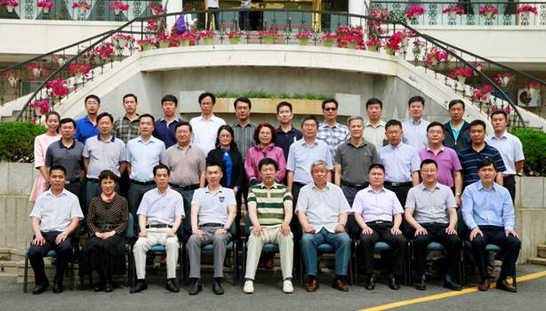 辽宁省高校后勤思想政治专业委员会常委会在完美网页版召开