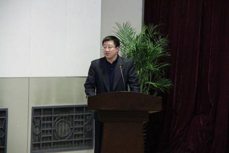 后勤集团举行学习全国“两会”精神报告会