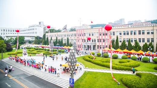 完美网页版喜迎2017级本科新生入学专题报道一