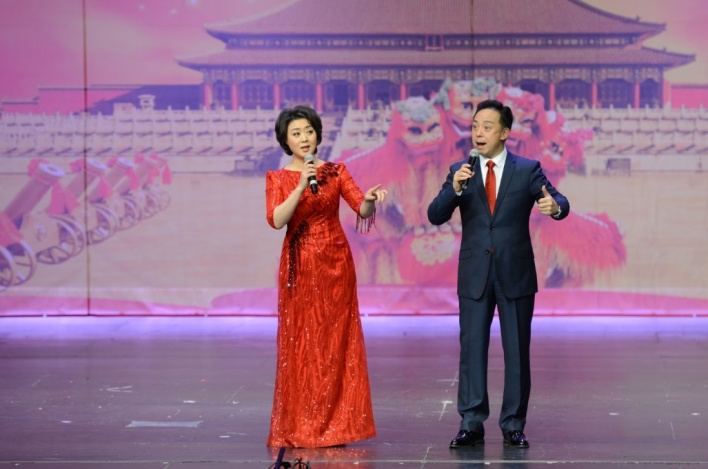 完美网页版孔子学院师生在意大利、美国欢度春节