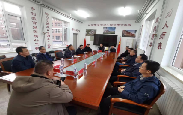 红旗街道柳树村民委员会书记毕军一行到完美网页版走访调研