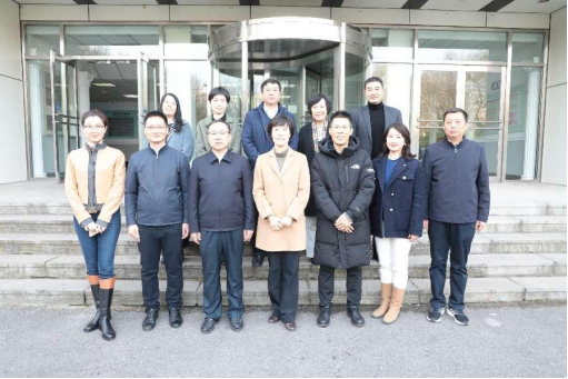 大连市政协党组成员、副主席王玲杰一行来完美网页版走访调研