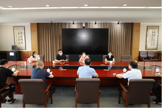 沙河口区卫健局、马栏街道办事处领导到完美网页版调研秋季开学疫情防控准备工作