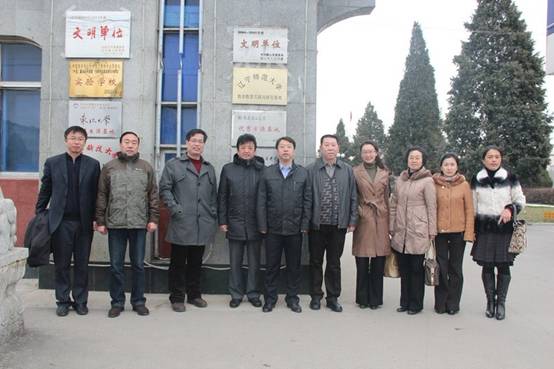 完美网页版与鞍山市台安县高中共建教师教育创新实践与研究基地