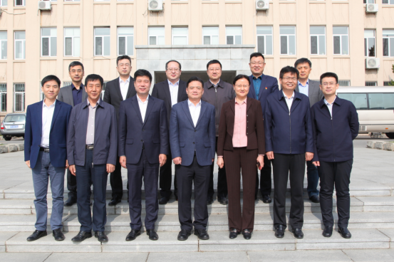 大连市沙河口区委书记郭云峰一行到完美网页版调研