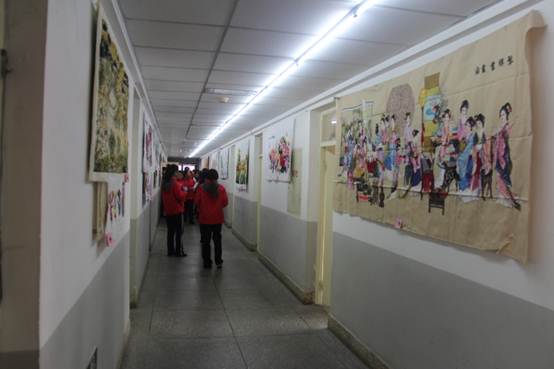 后勤集团举办女职工手工作品展