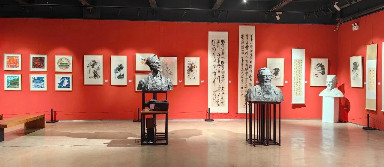 学校举办首届公共艺术教育课程作品展