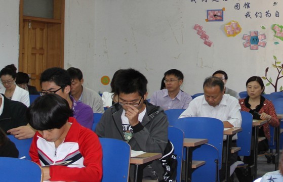 校领导深入本科教学一线听课