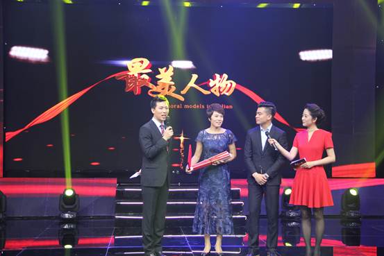 完美网页版体育学院党总支副书记李艳获评大连市“最美高校辅导员”称号