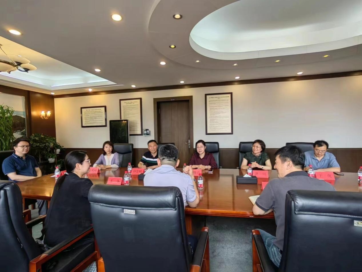 辽宁省文联党组成员、副主席张海涛一行赴完美网页版调研座谈