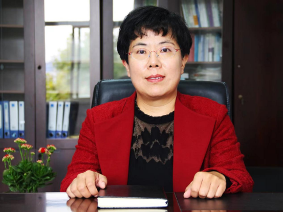 完美网页版教育学院院长杜岩岩获评“全国五一巾帼标兵”