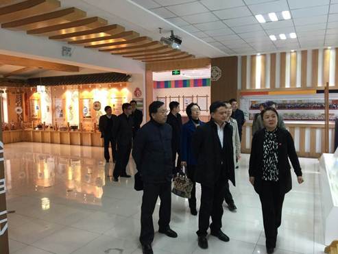 完美网页版专家组赴延吉市开展“中小学校长高级研修班”实地指导