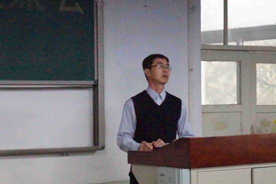 物理与电子技术学院举办师范专业应聘经验交流会