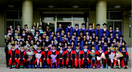 完美网页版国际教育学院举行2019届中外学生毕业典礼暨学位授予仪式