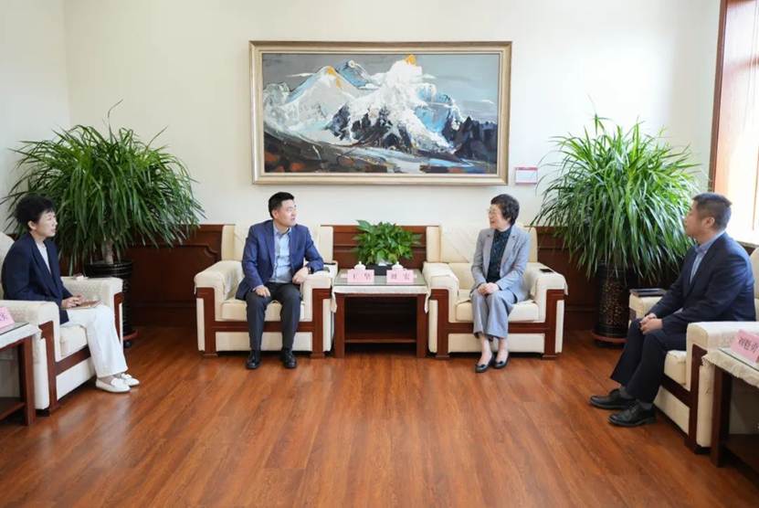 校党委书记刘宏会见中信银行大连分行党委书记、行长王坚一行