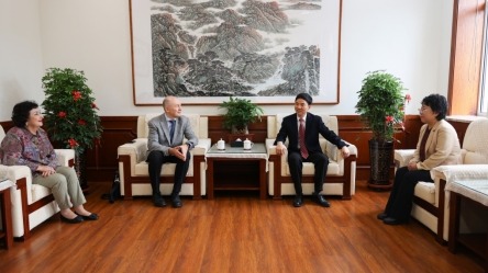 罗文波校长会见俄罗斯喀山联邦大学访问团