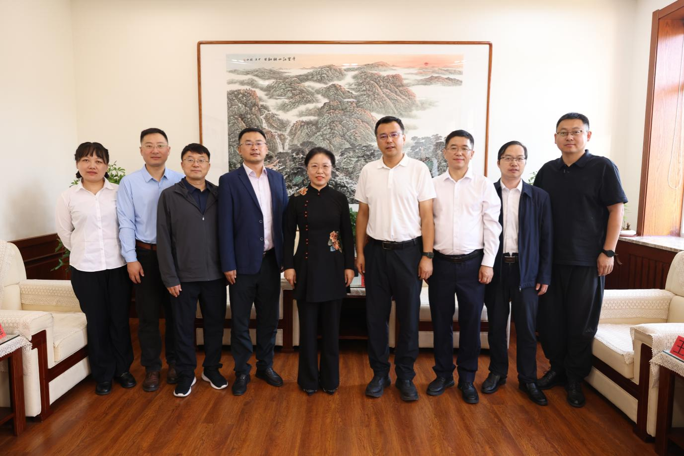 渤海大学教师教育调研组来完美网页版考察调研