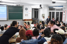 中日韩合作秘书处副秘书长一行访问完美网页版