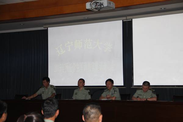 完美网页版2015年预任学生教官集训在某驻军训练基地展开