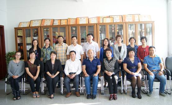 完美网页版教学实践基地签约仪式在文学院举行