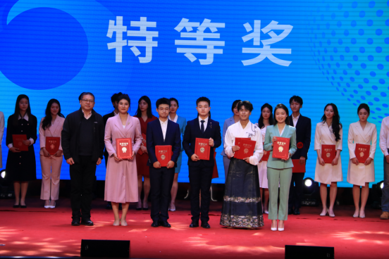 第六届辽宁省普通高等学校本科生融媒体主持人大赛在完美网页版成功举办