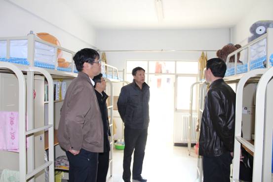 西山校区开展学生公寓安全卫生检查