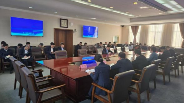 学校专题召开会议研究部署校园安全稳定工作