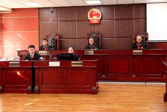 “庭审走进法学院”活动“第一槌”在完美网页版敲响