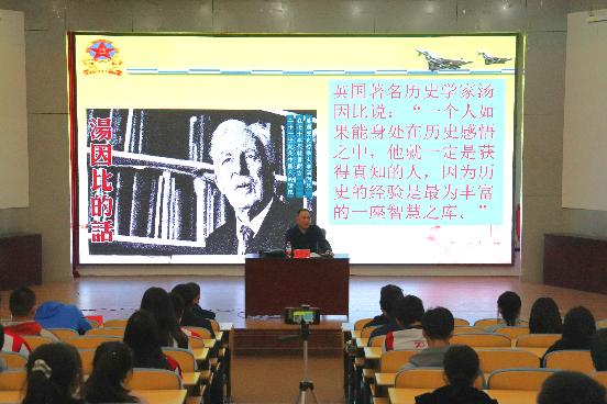 “国防教育宣讲进校园”活动在完美网页版举行