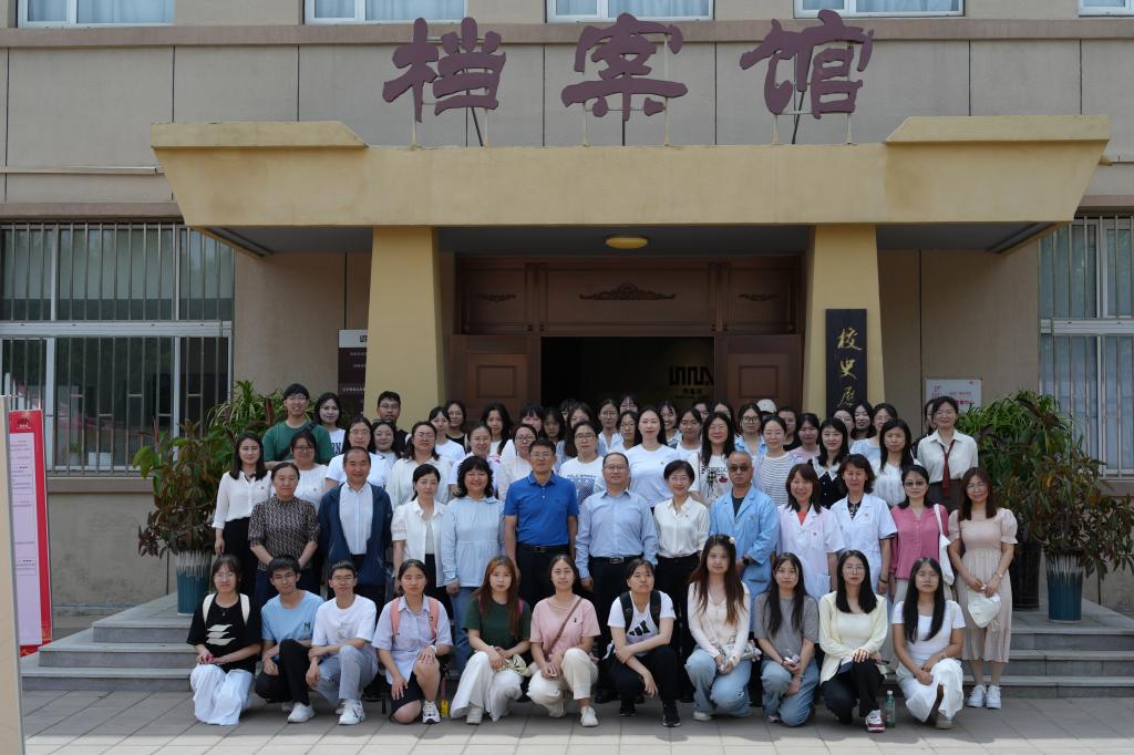 完美网页版档案馆举办“6•9”国际档案日宣传活动