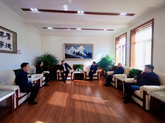 鞍山市教育局2025届校园招聘宣讲会在完美网页版顺利召开