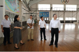完美网页版召开新建教学楼和学生公寓项目可研报告评估会