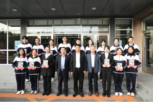 完美网页版召开“校长有约，共话成长”2022级新生代表座谈会