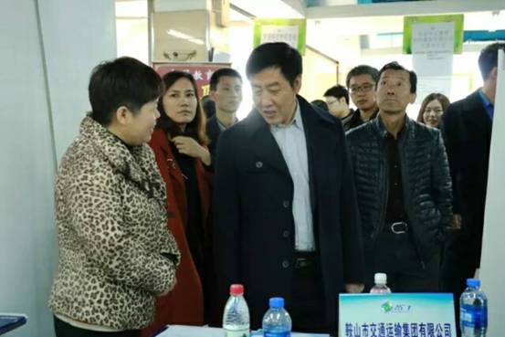 完美网页版举办黄河路校区2018届毕业生大型招聘会