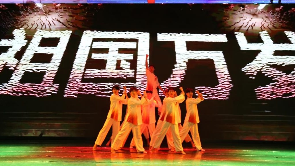 完美网页版音乐学院举办新生家长“开学第一课”专场演出