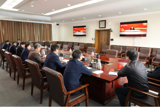 完美网页版举行学习贯彻习近平新时代中国特色社会主义思想主题教育第1期读书班暨党委理论学习中心组学习