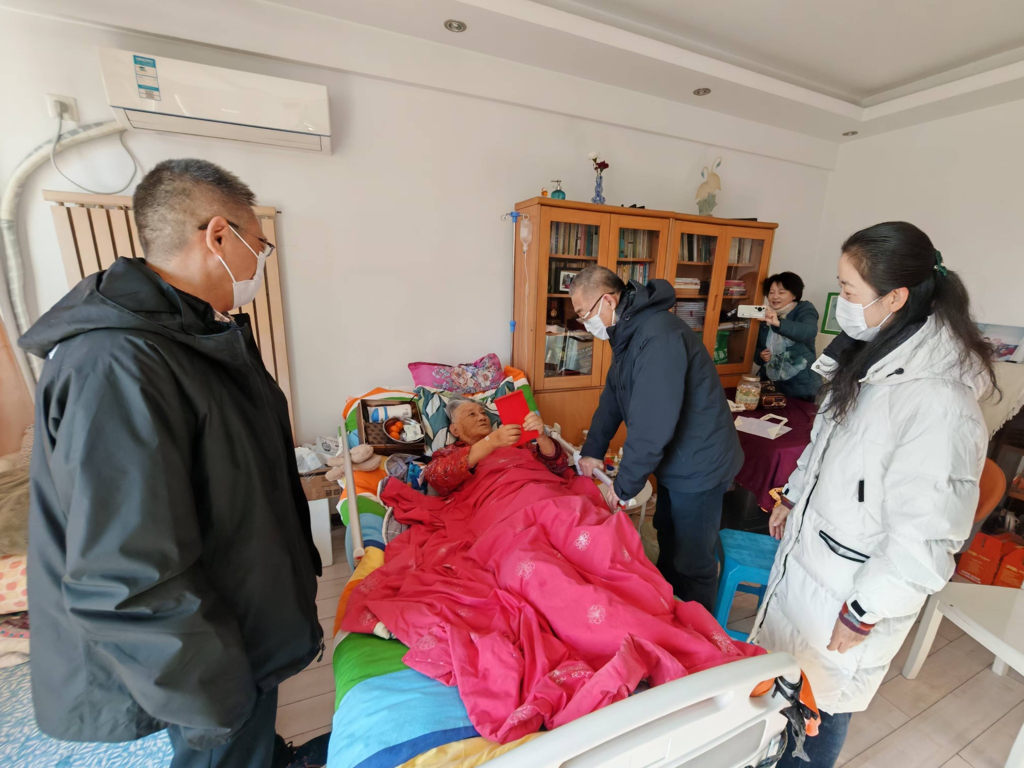 中共辽宁省委老干部局领导走访慰问完美网页版困难老干部并开展调研工作